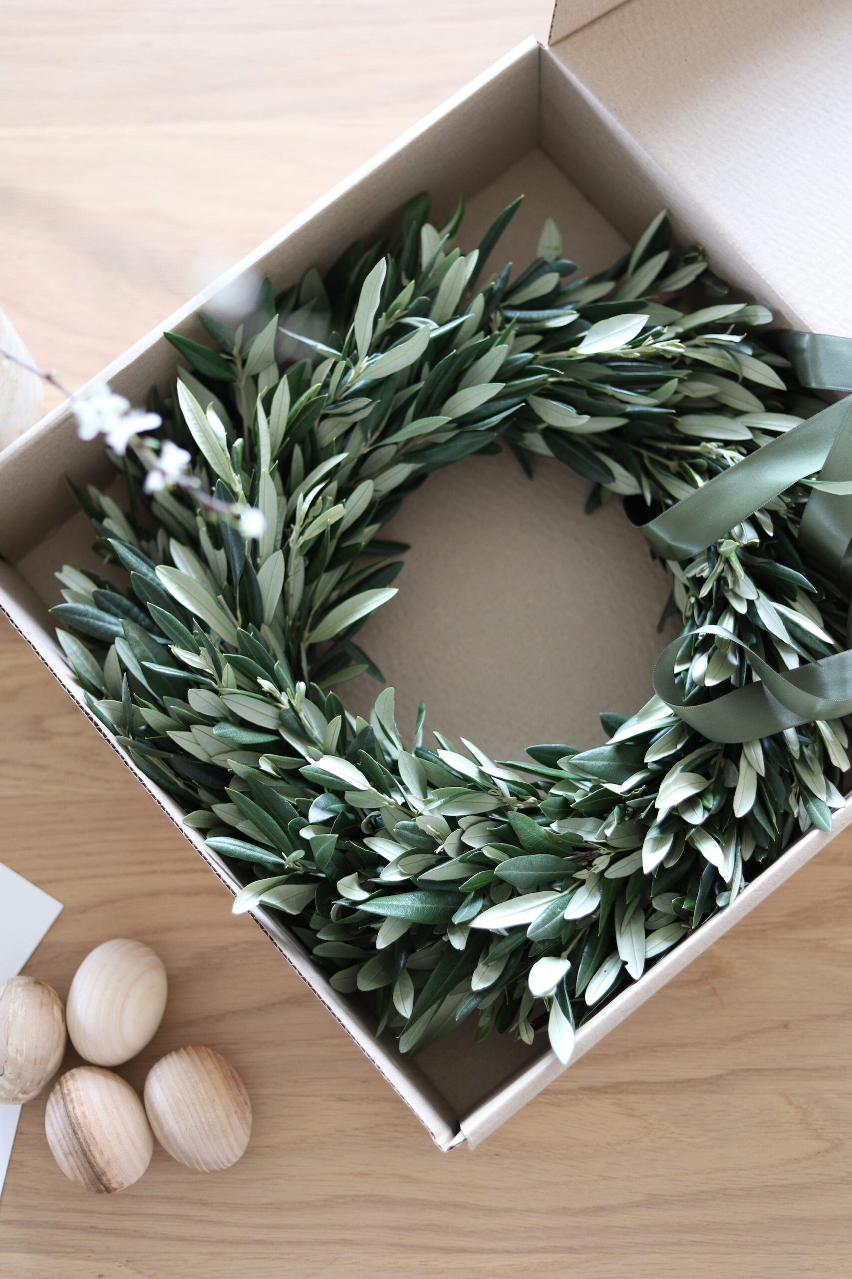 Uskrsni vijenac od masline + 4 drvena jaja - Slika 2